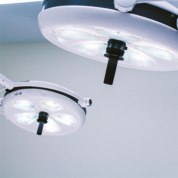 Surgical room lamps of Plastic Surgery Arts Of West Michigan